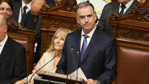 Yamandú Orsi es investido como nuevo presidente de Uruguay hasta 2030