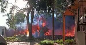 Diario HOY | Chispa desencadena gran incendio en depósito de San Lorenzo
