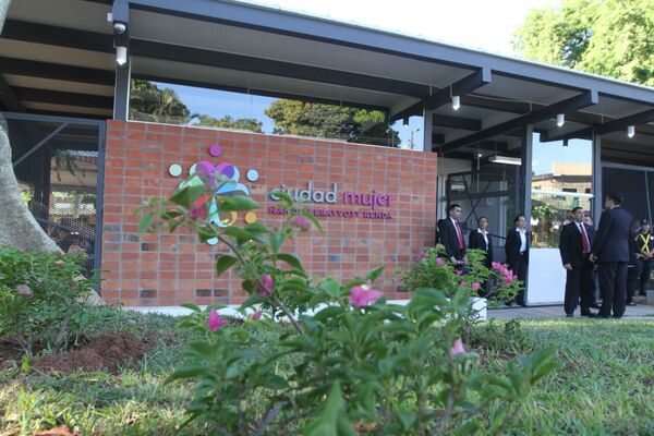Centro Ciudad Mujer celebra siete años de creación con más de 83.000 usuarias - ADN Digital
