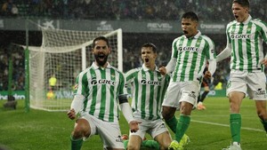 Un recital de Isco fuerza el paso atrás del Real Madrid