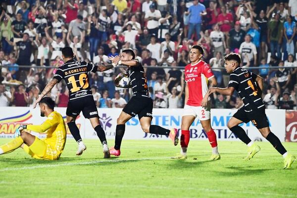 Paso en falso de Olimpia - Fútbol - ABC Color