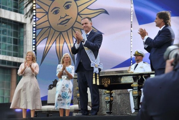 Yamandú Orsi es investido como presidente de Uruguay - ADN Digital
