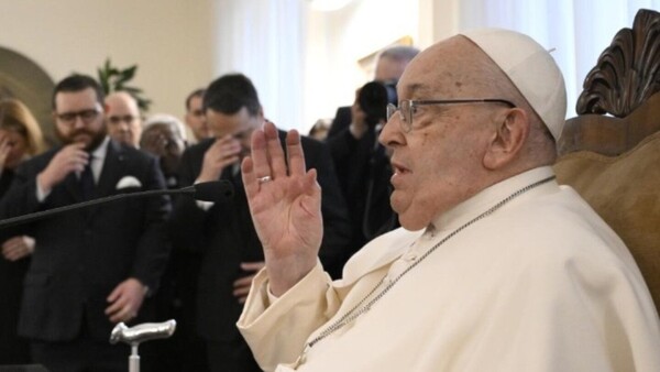 El Papa, desde el hospital, siente "la bendición que esconde la fragilidad"