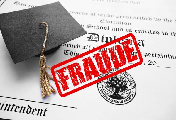 Imputan a docentes por supuesta estafa con expedición de certificados falsificados - La Clave