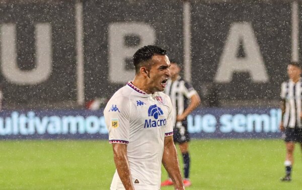 Versus / Tigre se impone a Talleres con gol de Alfio Oviedo