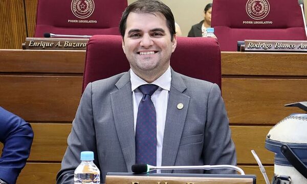 Piden informes sobre licitación de uniformes para funcionarios