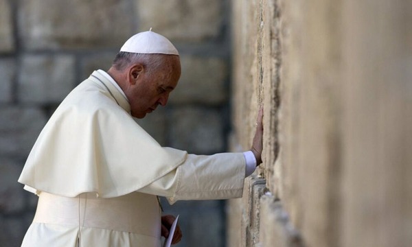 El Papa sigue estable, sin fiebre y sin ventilación mecánica, tras 17 días hospitalizado