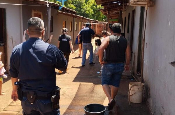 Policía interviene en caso de menores abandonados en inquilinato