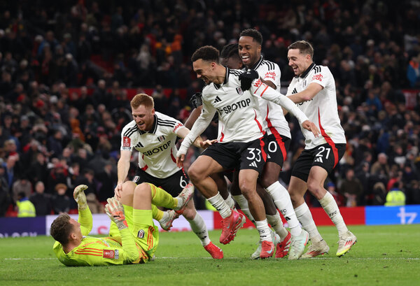 Versus / El campeón Manchester United cae por penales ante el Fulham en la FA Cup