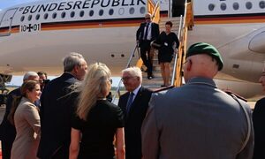 Presidente de Alemania llega a Paraguay para reunión con Santiago Peña