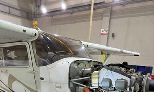 Adeliana vuela tras su sueño: trabajar con aviones