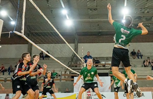 Menno Sport Verein marca el ritmo en el inicio del torneo juvenil de vóley en la rama masculina