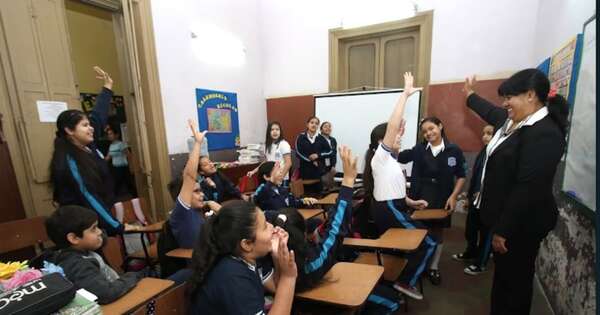 La Nación / MEC anuncia la renovación de mobiliario de escuelas públicas