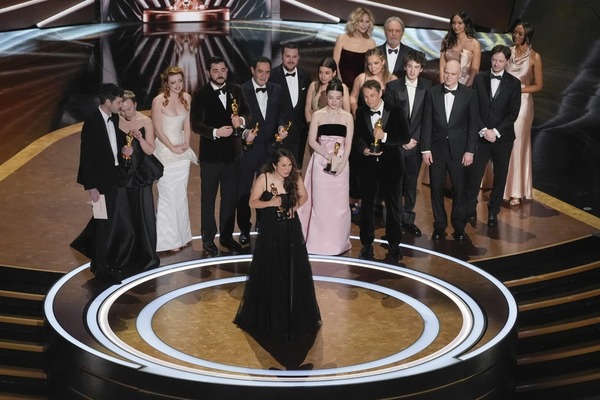 "Ahora", la gran ganadora en la noche de los Oscar 2025 - 1000 Noticias