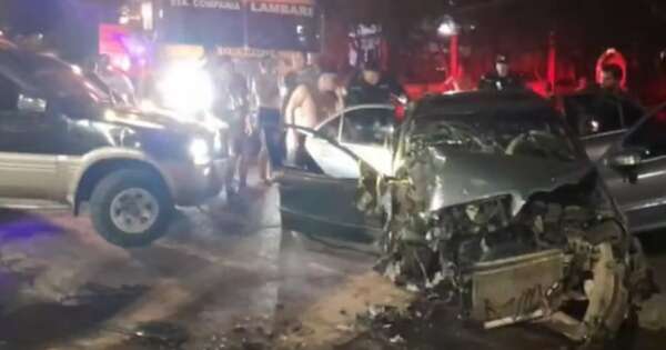 Diario HOY | Varios heridos y 2 autos involucrados: uno chocó y otro no tenía freno de mano