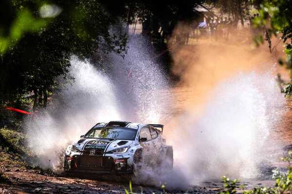 Diego Domínguez y Rogelio Peñate ganan el Rally Trans Itapúa