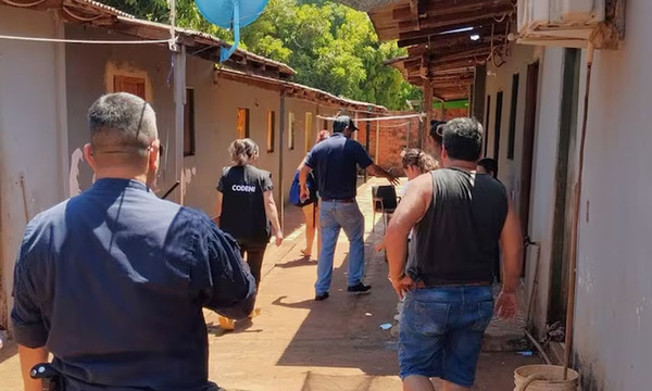 Tres niños abandonados en inquilinato mientras su madre sigue desaparecida - OviedoPress