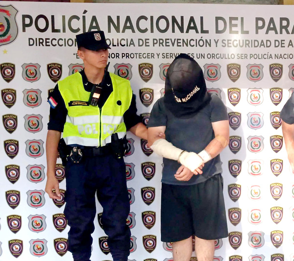 Piden medidas cautelares para joven que mató de 51 puñaladas a su padre - La Clave