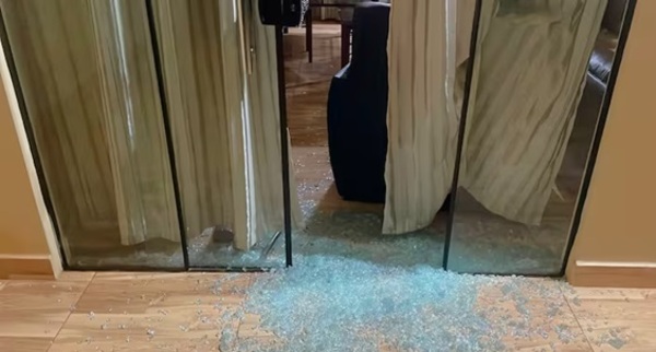 Falsos policías irrumpen en casa de contratista y se llevan joyas y dinero