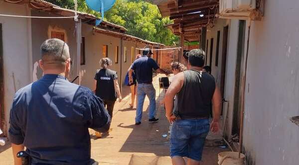 Tres menores de edad fueron abandonados por su madre en un inquilinato - trece
