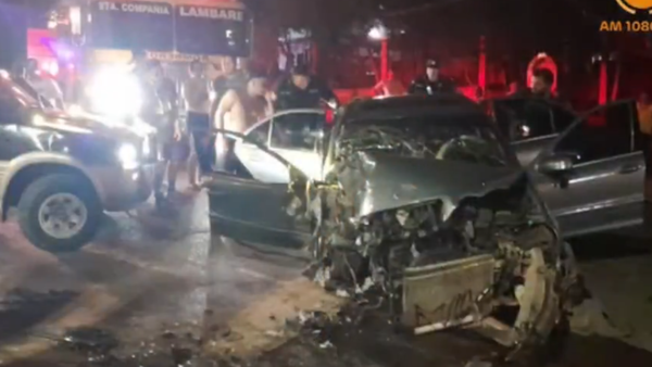 Dos jóvenes y una testigo sufren heridas tras accidente de tránsito en Villa Elisa