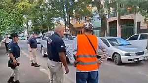 Realizan despeje de cuidacoches en microcentro - San Lorenzo Hoy