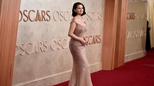 Selena Gomez lució un vestido en los Óscar con 16.000 gotas de vidrio y cristales