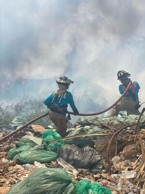 Reportan incendio de gran magnitud en zona del Bañado Sur - Unicanal