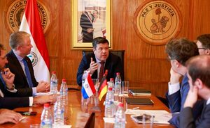 Paraguay tiene suficiente electricidad para la instalación de industrias, dijo ministro a inversionistas alemanes