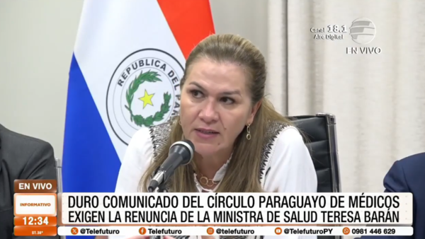 Médicos exigen renuncia de la ministra de Salud