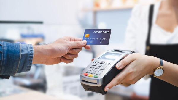 Cómo usar las tarjetas de crédito sin endeudarse y evitar el estrés financiero