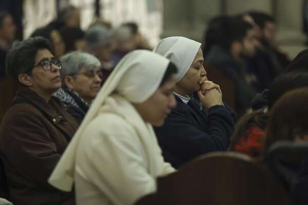 El Papa sufre dos episodios de insuficiencia respiratoria aguda tras 18 días hospitalizado - Mundo - ABC Color