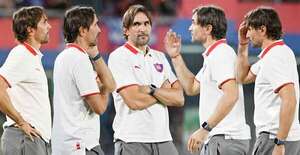 Cerro Porteño, sin rumbo, imagen reflejada - Fútbol - ABC Color