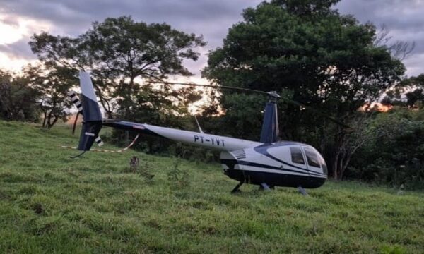 Recuperan un helicóptero denunciado como robado en Brasil