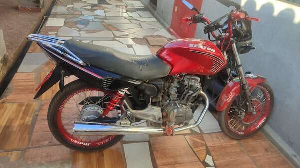 Video: así recuperan motocicleta robada en Luque mediante rastreo GPS - Policiales - ABC Color