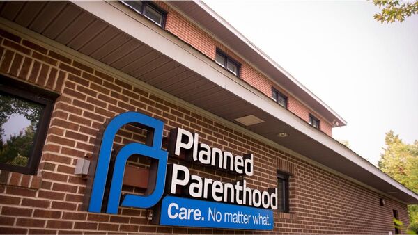 Planned Parenthood en la mira: crisis financiera, escándalos internos y el temor a Trump