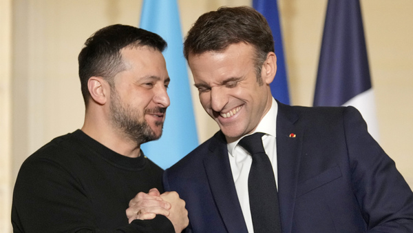 Macron dispuesto a discutir el uso del arsenal nuclear francés en la defensa de Europa
