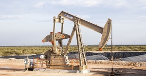 Precio del petróleo cae afectado por la perspectiva de aumento de producción de la OPEP+