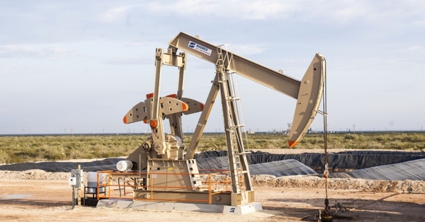 Precio del petróleo cae afectado por la perspectiva de aumento de producción de la OPEP+