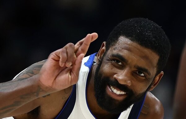 Versus / Kyrie Irving también cae lesionado en Dallas