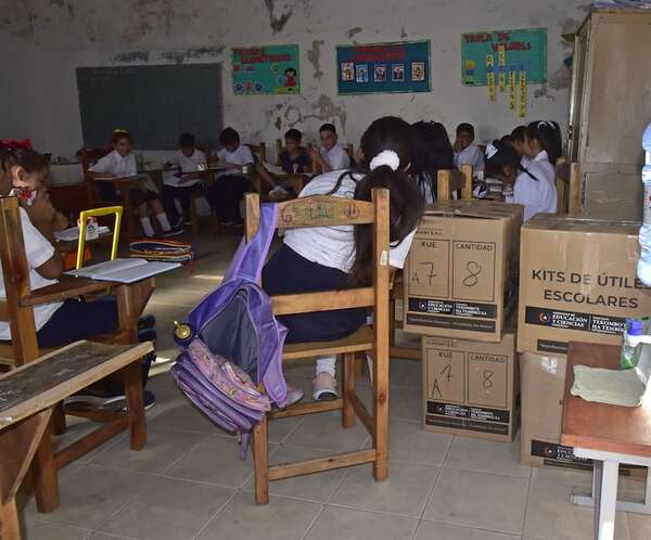 MEC organiza hoy “día de los kits escolares” y promete entrega para todos - Nacionales - ABC Color