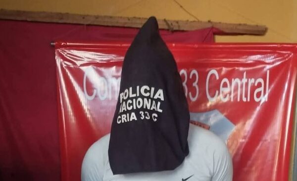 Infeliz detenido por torturar con cable a su hijastro de 3 años y a su mamá