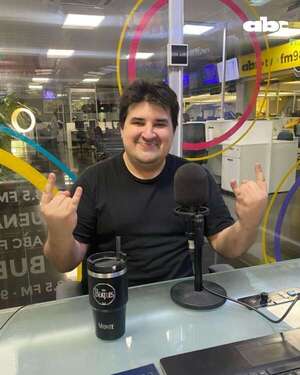 ¡El conductor Jorge Montefilpo ya tiene a Thiago en sus brazos! - Gente - ABC Color