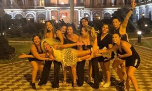 (GALERÍA) ¡Exmodelo tuvo su despedida de soltera con su futuro ména!