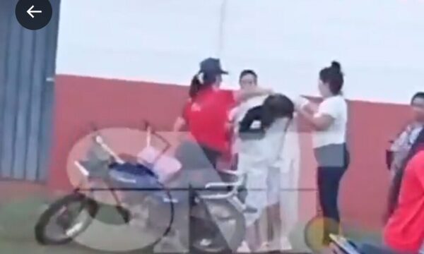 (VIDEO)Madre dio a luz en pleno patio del Centro de salud de Edelira
