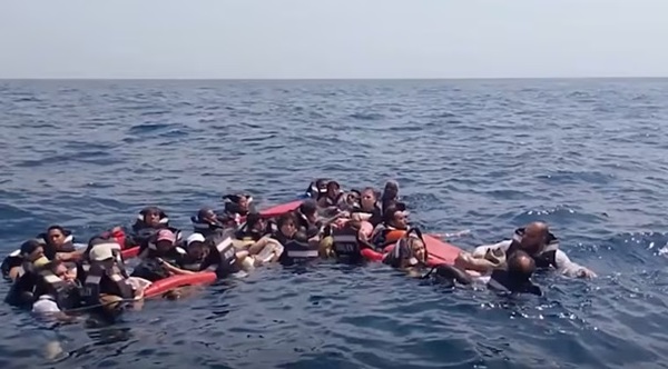 Hija de diputado, rescatada tras hundimiento de un barco en Colombia