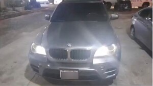 Fue al baño de un bar, olvidó sus llaves sobre la mesa y se llevaron su camioneta
