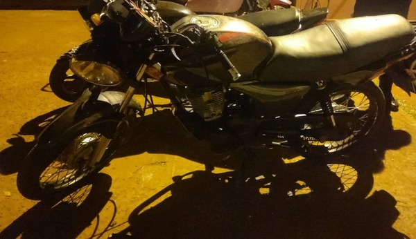 Motociclista sufre lesiones tras caer al intentar esquivar lomada en Ciudad del Este - ADN Digital