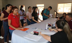 Jóvenes de Ñeembucú podrán presentar documentos para renovación de becas - .::Agencia IP::.