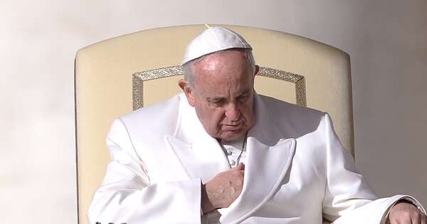 La Nación / El papa Francisco logra respirar sin mascarilla de oxígeno tras recaída